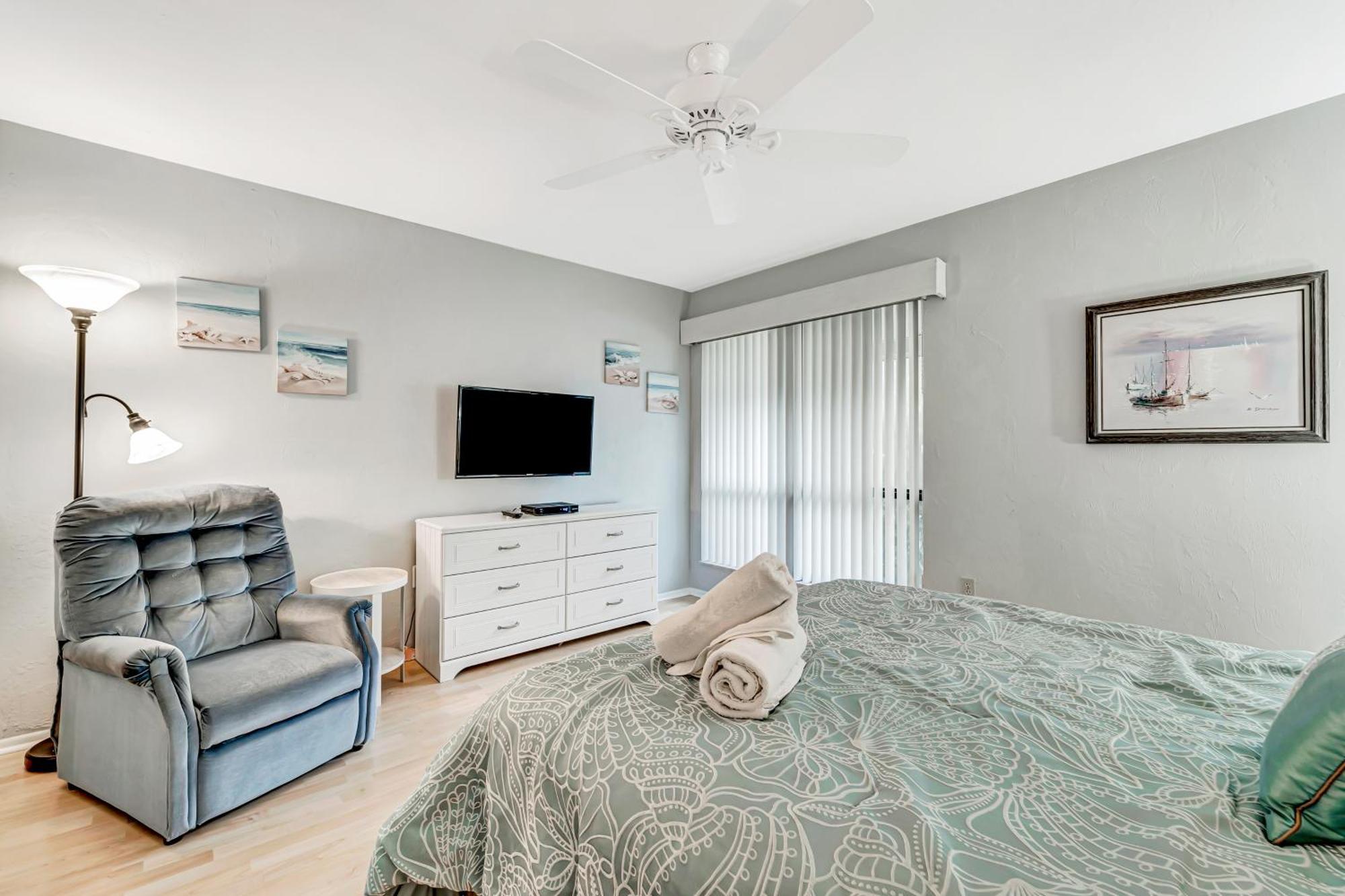 Runaway Bay Condos برادنتون بيتش الغرفة الصورة